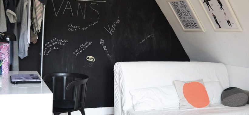 teenageroom-teenroom-teenvaerelse-teenagervaerelse-indretning-blackboard-blackwall-sovesofa