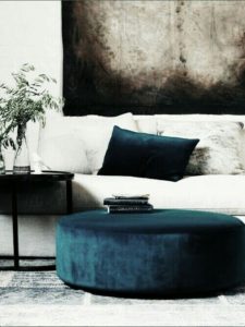 moody-interior_blue-velvet-furniture