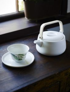 pt_1600286-nordic-teapot-02