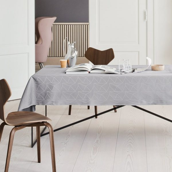 arne_jacobsen_tablecloth_opal_grey1