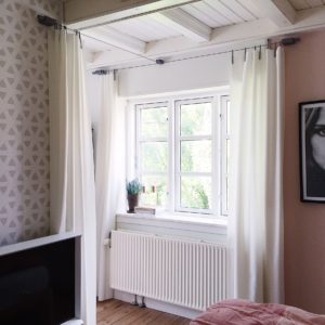 Soveværelse med Ready Made Curtain fra Kvadrat